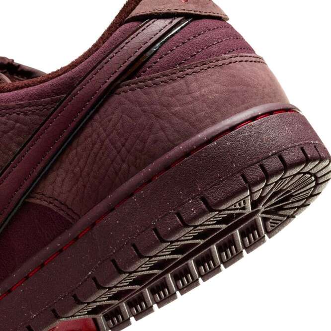 Nike SB Dunk Low Premium (Burgundy Crush / Dark Team Red / Earth)