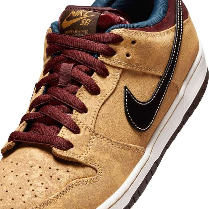 Nike SB Dunk Low Pro (Celestial Gold / Black / Dark Team Red)