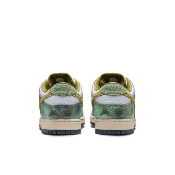 Nike SB x Alexis Sablone Dunk Low Pro (Oil Green / Desert Moss / White)