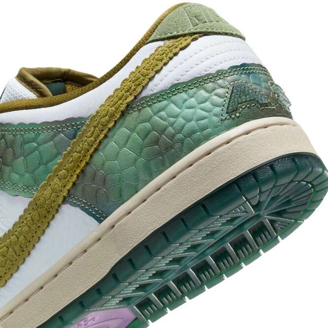 Nike SB x Alexis Sablone Dunk Low Pro (Oil Green / Desert Moss / White)