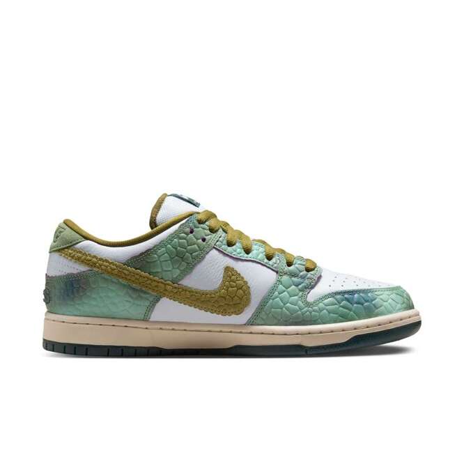 Nike SB x Alexis Sablone Dunk Low Pro (Oil Green / Desert Moss / White)