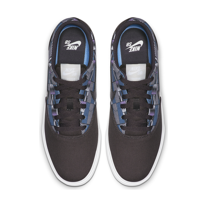 Nike SB Charge Solarsoft Canvas Premium Shoes (White / Black)