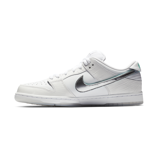 BUTY NIKE SB X DIAMOND ZOOM DUNK LOW PRO OG QS (White / Chrome / Tropical)