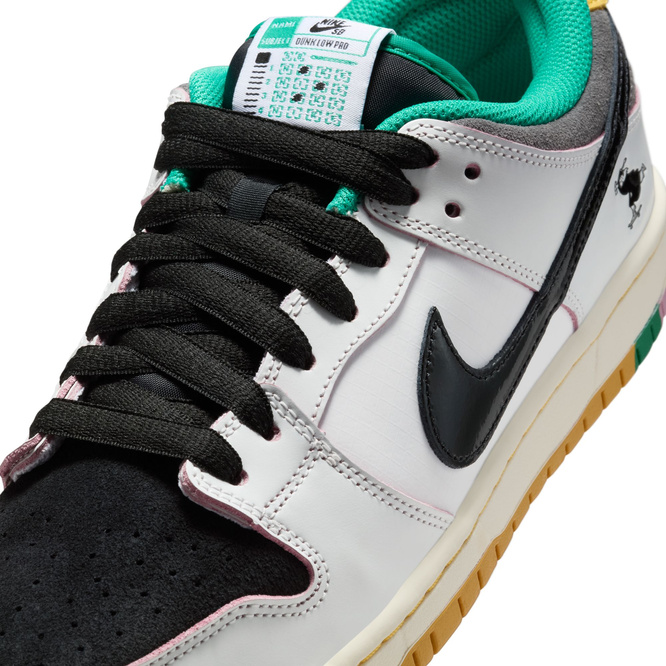 CSEF × Nike SB Dunk Low Pro QS Nike SB x CSEF Dunk Low Pro (Summit White / Black / White