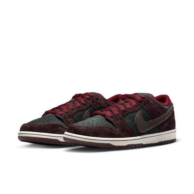 Nike SB x Riot Dunk Low Pro (Mahogany / Dark Beetroot / Team Red / Sail)