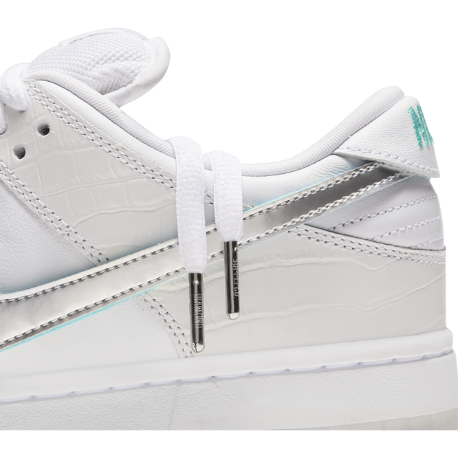 NIKE SB X DIAMOND ZOOM DUNK LOW PRO OG QS SHOES (White / Chrome / Tropical)