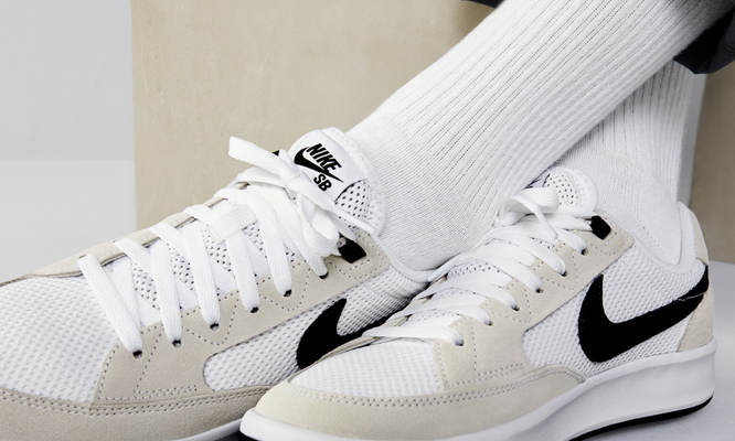 Nike SB Adversary (White / Black / White)