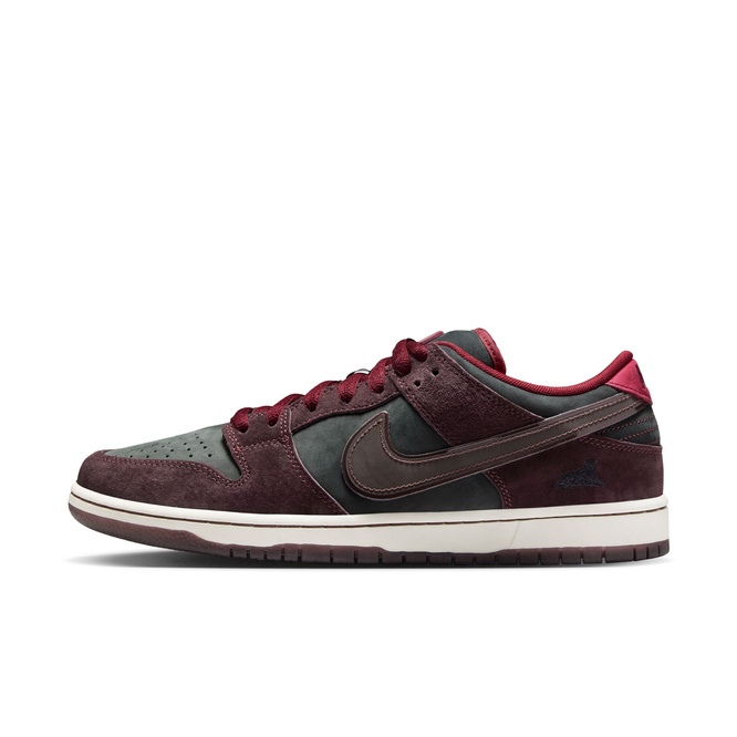 Nike SB x Riot Dunk Low Pro (Mahogany / Dark Beetroot / Team Red / Sail)