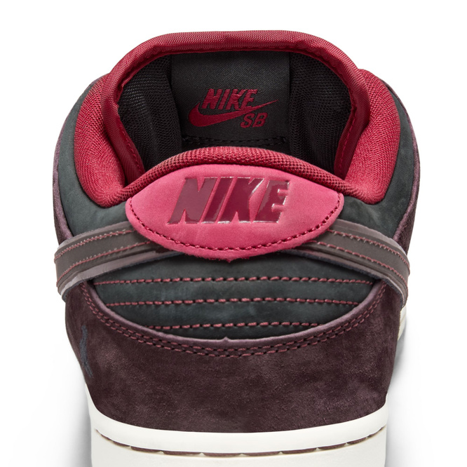 Nike SB x Riot Dunk Low Pro (Mahogany / Dark Beetroot / Team Red / Sail)