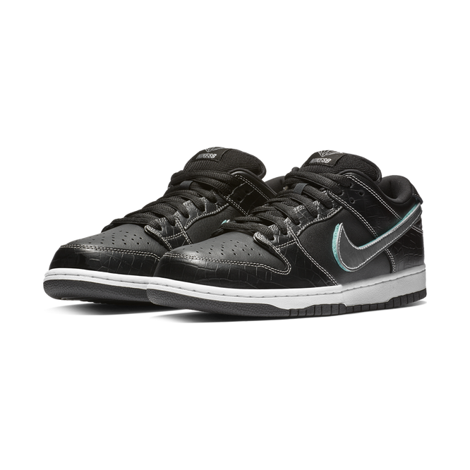 BUTY NIKE SB X DIAMOND ZOOM DUNK LOW PRO OG QS (Black / Chrome / Tropical)