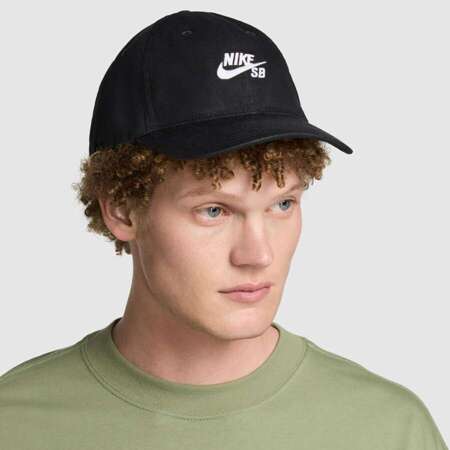 Nike SB Club Cap (Black / White)