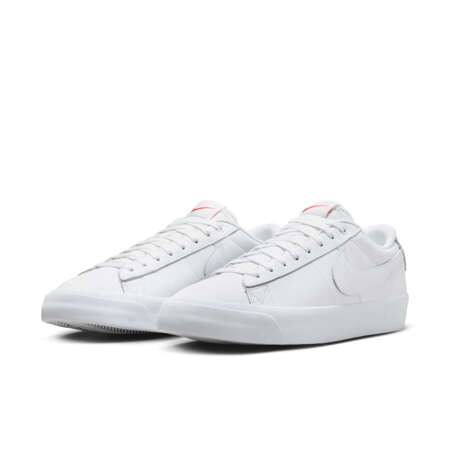 Nike SB Zoom Blazer Low Pro GT ISO (White / White / White)