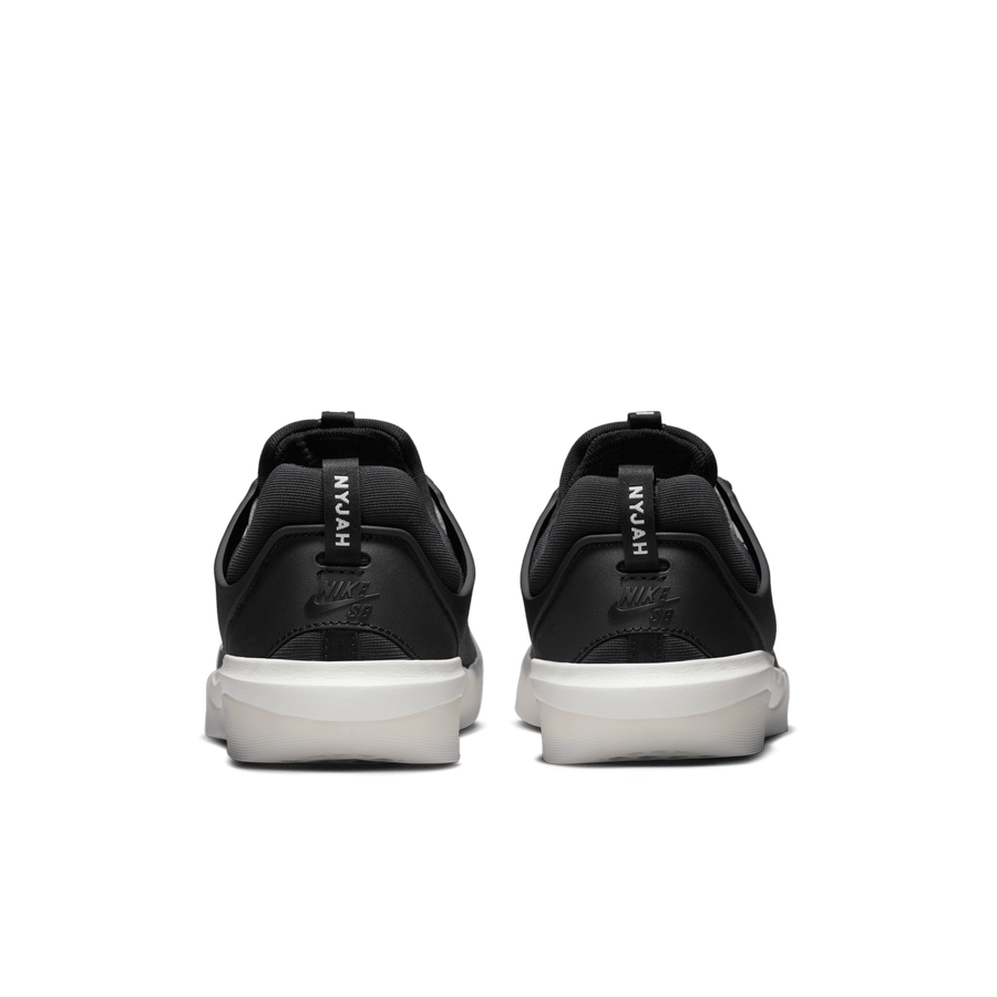 Nike sb nyjah black on sale white