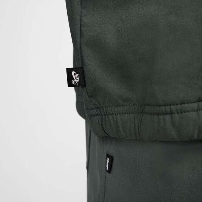 Nike SB Essential Anorak Jacket (Vintage Green / Oil Green)