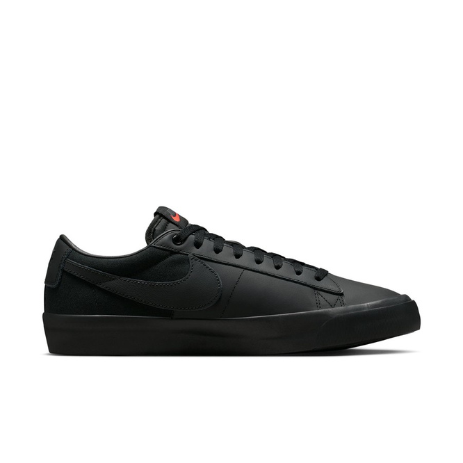 Nike SB Zoom Blazer Low Pro GT ISO (Black / Black / Black)