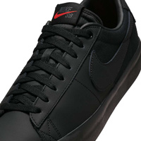 Nike SB Zoom Blazer Low Pro GT ISO (Black / Black / Black)